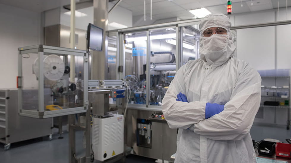 Labratory employee in lab